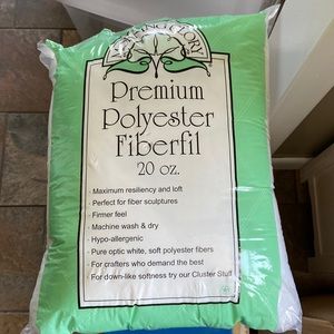 Premium polyester fiberfill
